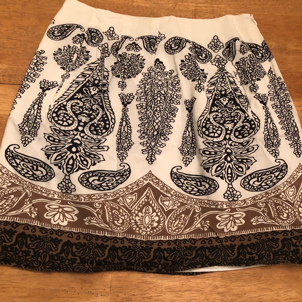 Banana Republic skirt very good cond Size 12 nice